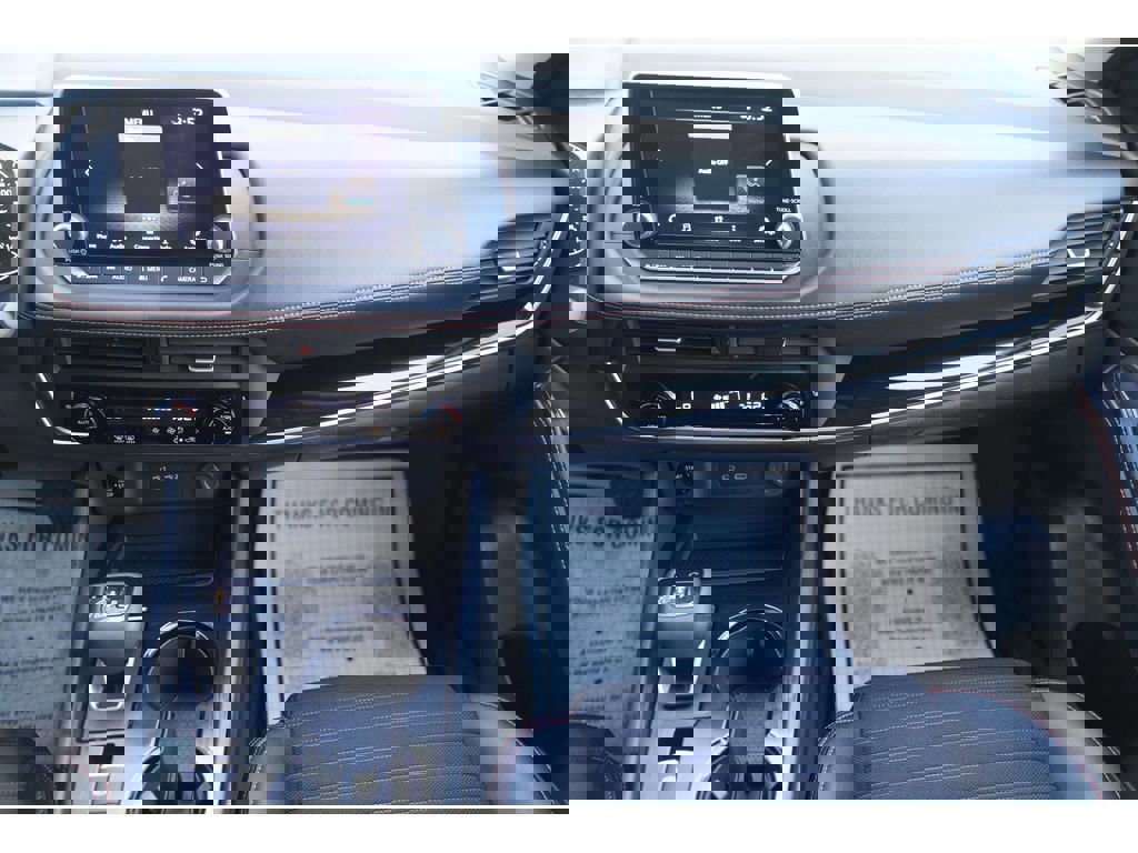 Used 2025 Nissan Rogue SV image 16