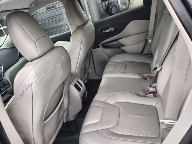 Certified 2021 Jeep Cherokee Latitude Lux w/ Comfort/Convenience Group AWD/4WD image 19