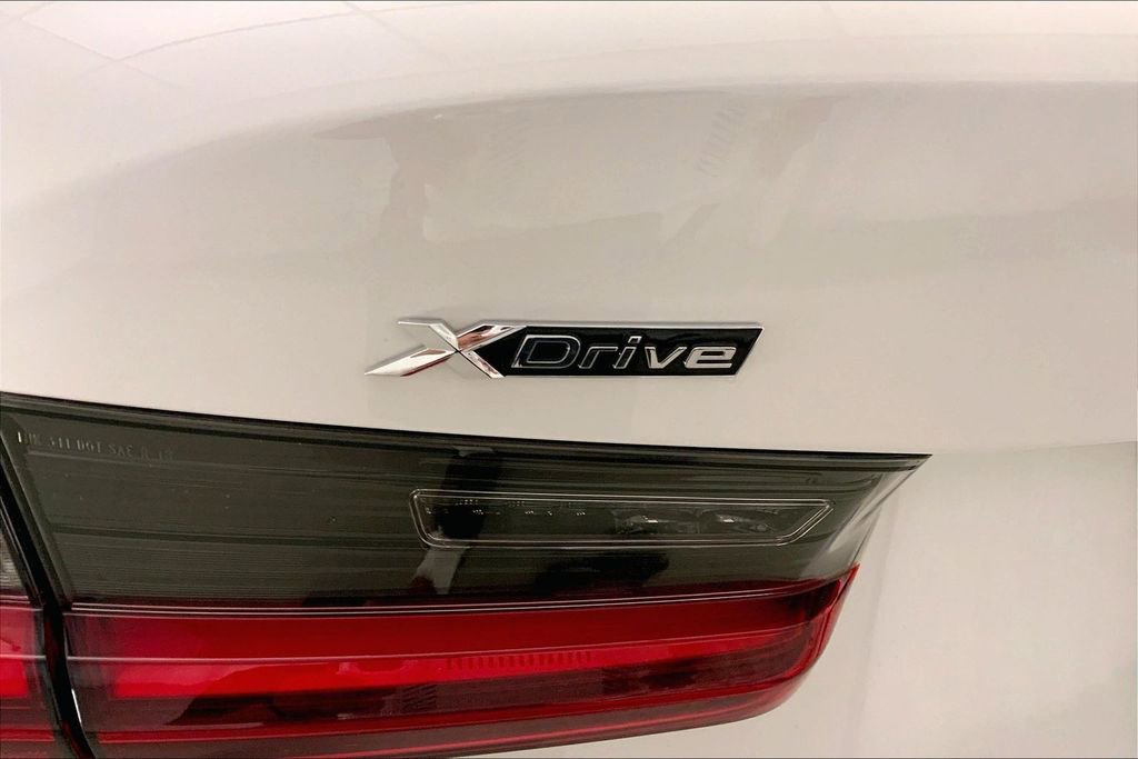 Certified 2023 BMW 330i xDrive Sedan w/ Premium Package AWD/4WD image 30