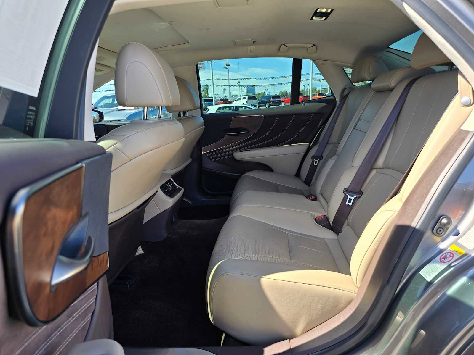 Used 2018 Lexus LS 500 w/ Accessory Package (Z2) image 14