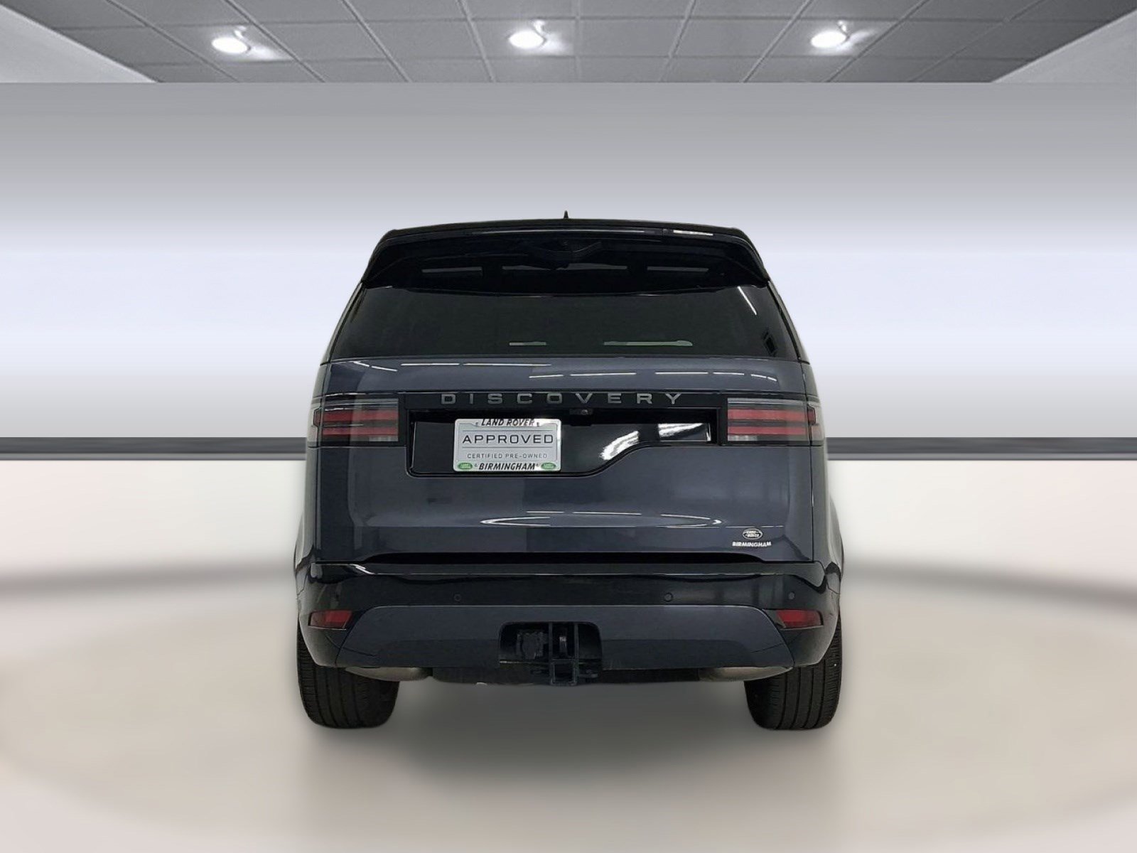 Used 2025 Land Rover Discovery Dynamic SE image 10