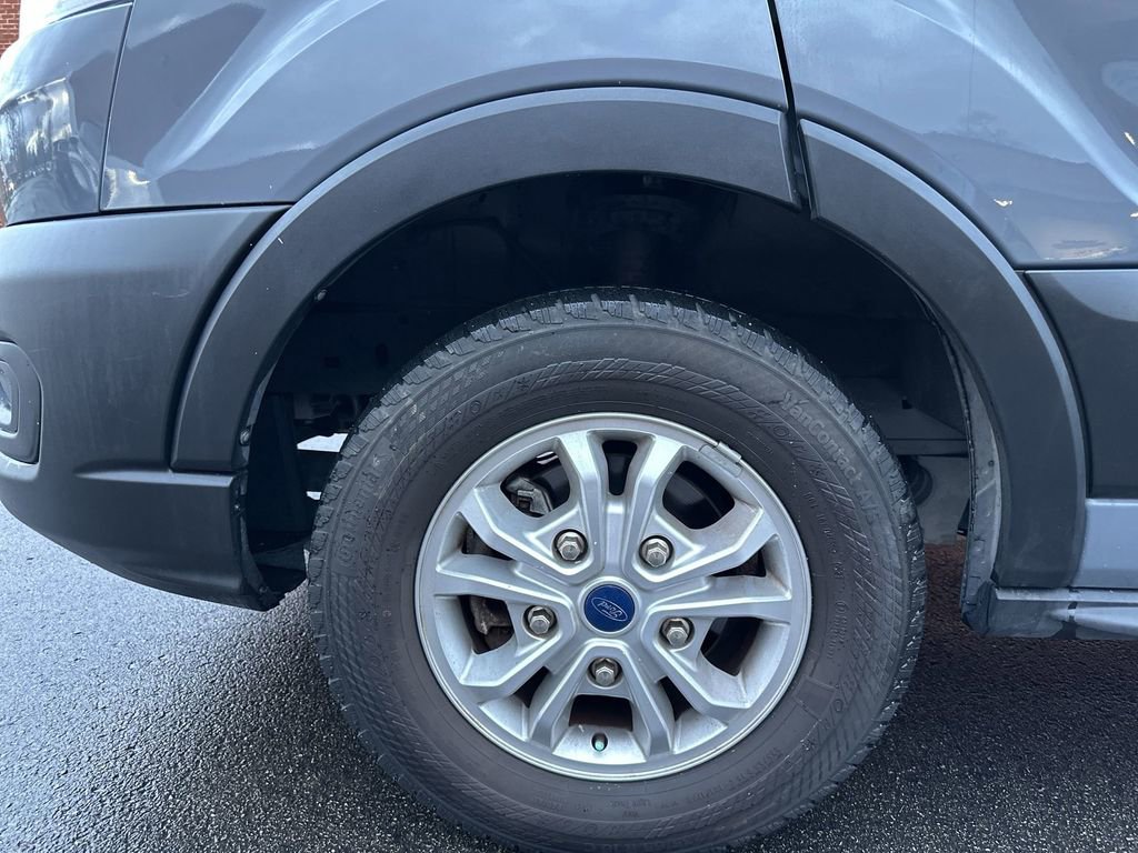 Used 2022 Ford E-Transit 148 High Roof Extended image 19