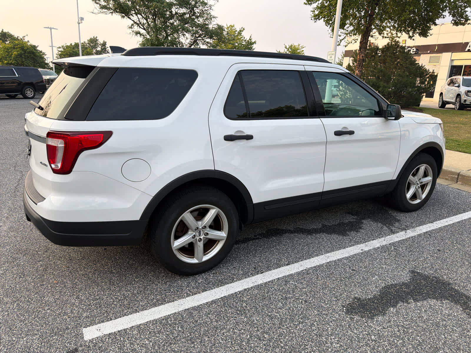 Used 2018 Ford Explorer 4WD image 4
