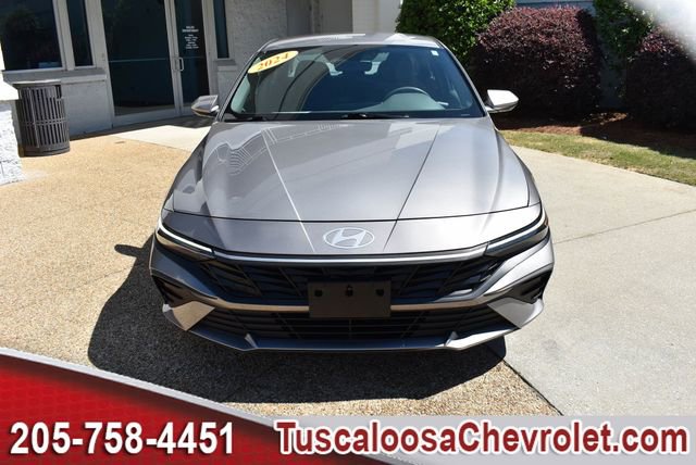Used 2024 Hyundai Elantra SEL FWD image 4