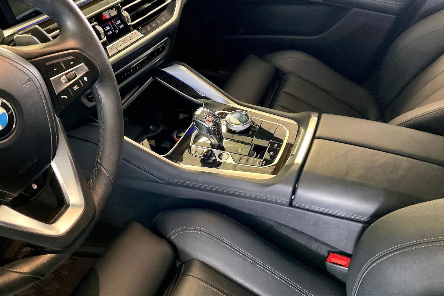 Used 2021 BMW X6 xDrive40i w/ Executive Package 2 AWD/4WD image 15
