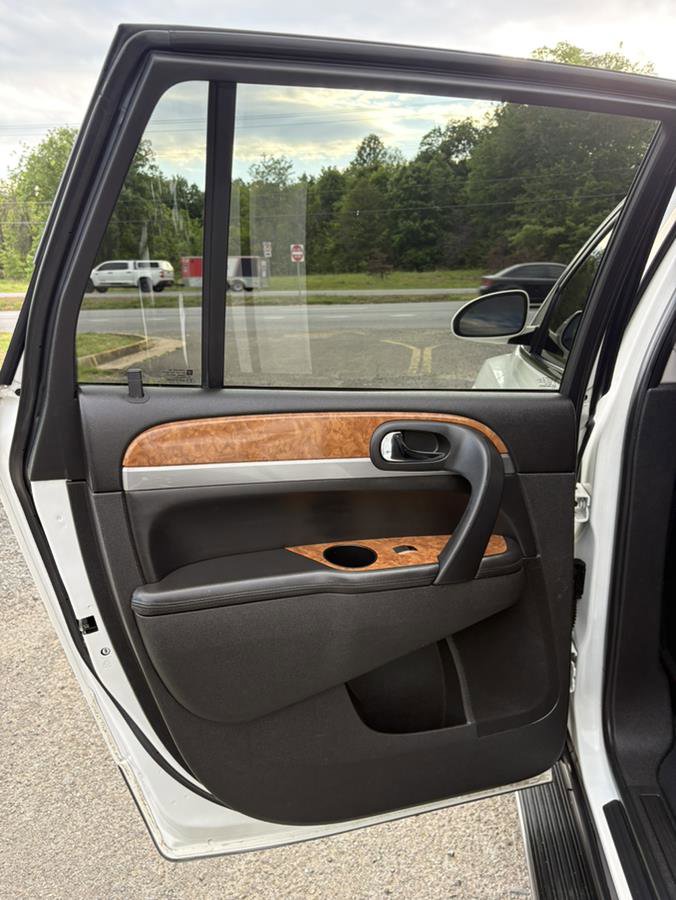 Used 2011 Buick Enclave CXL AWD/4WD image 15