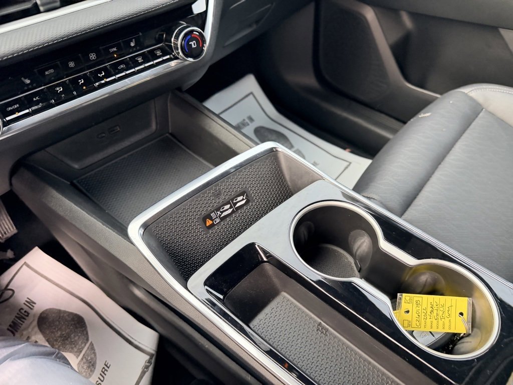 Used 2025 Chevrolet Equinox LT w/ Convenience Package II image 19