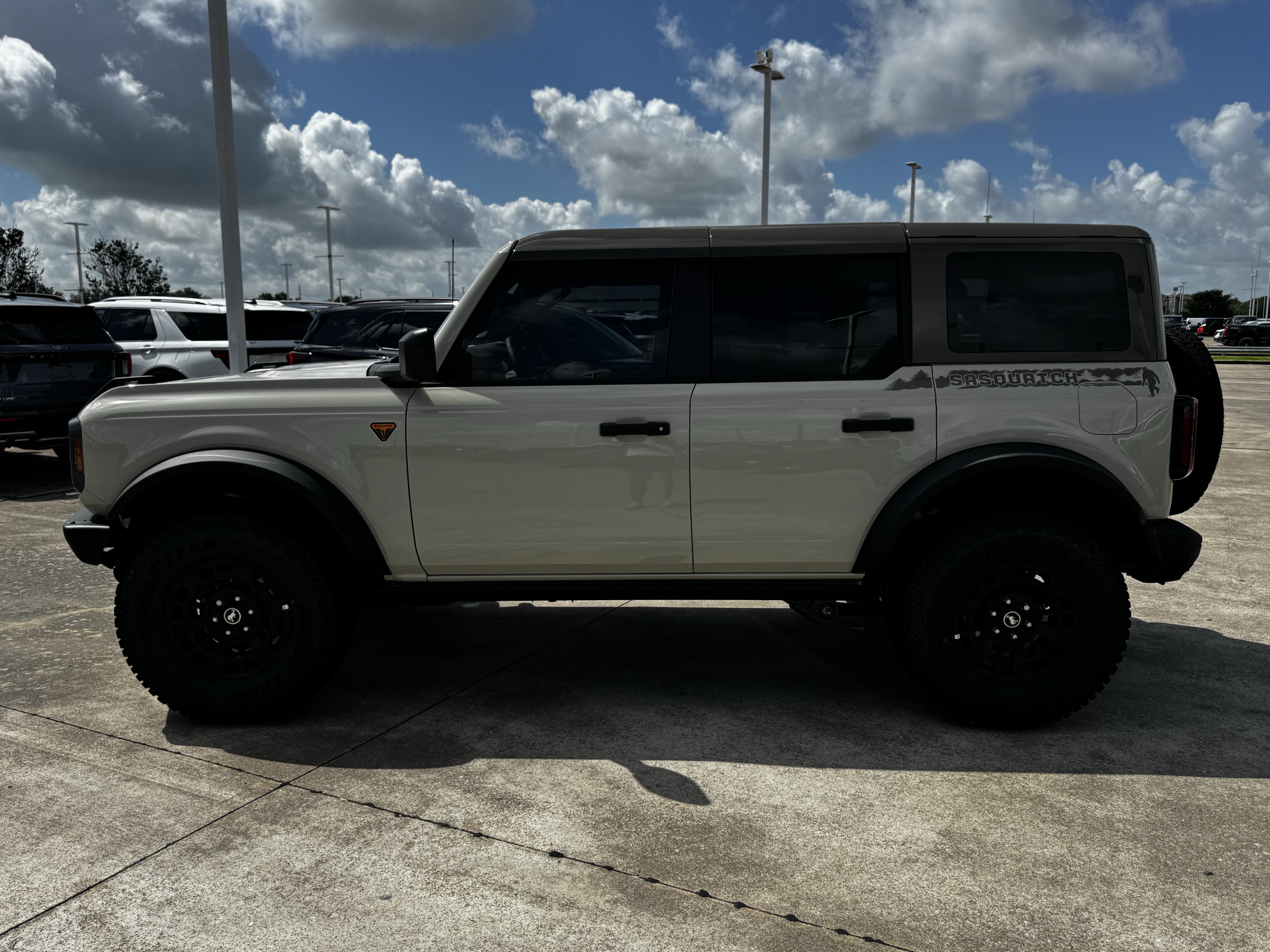 New 2026 Ford Bronco Badlands AWD/4WD image 7