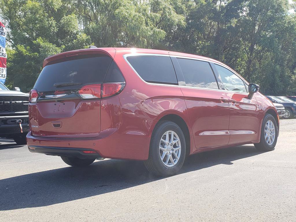 New 2026 Chrysler Voyager LX FWD image 8