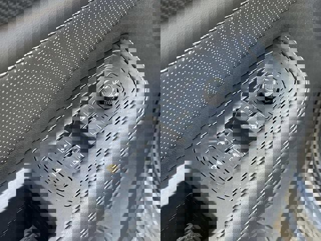 Used 2024 Volkswagen Atlas Cross Sport SEL R-Line image 27