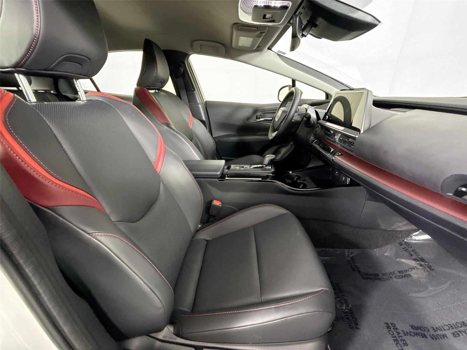 Used 2025 Toyota Prius Plug-In Hybrid image 37