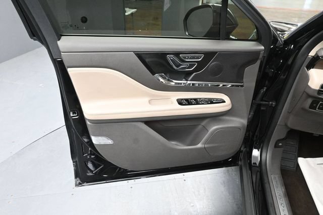 Certified 2023 Lincoln Corsair Reserve AWD/4WD image 18