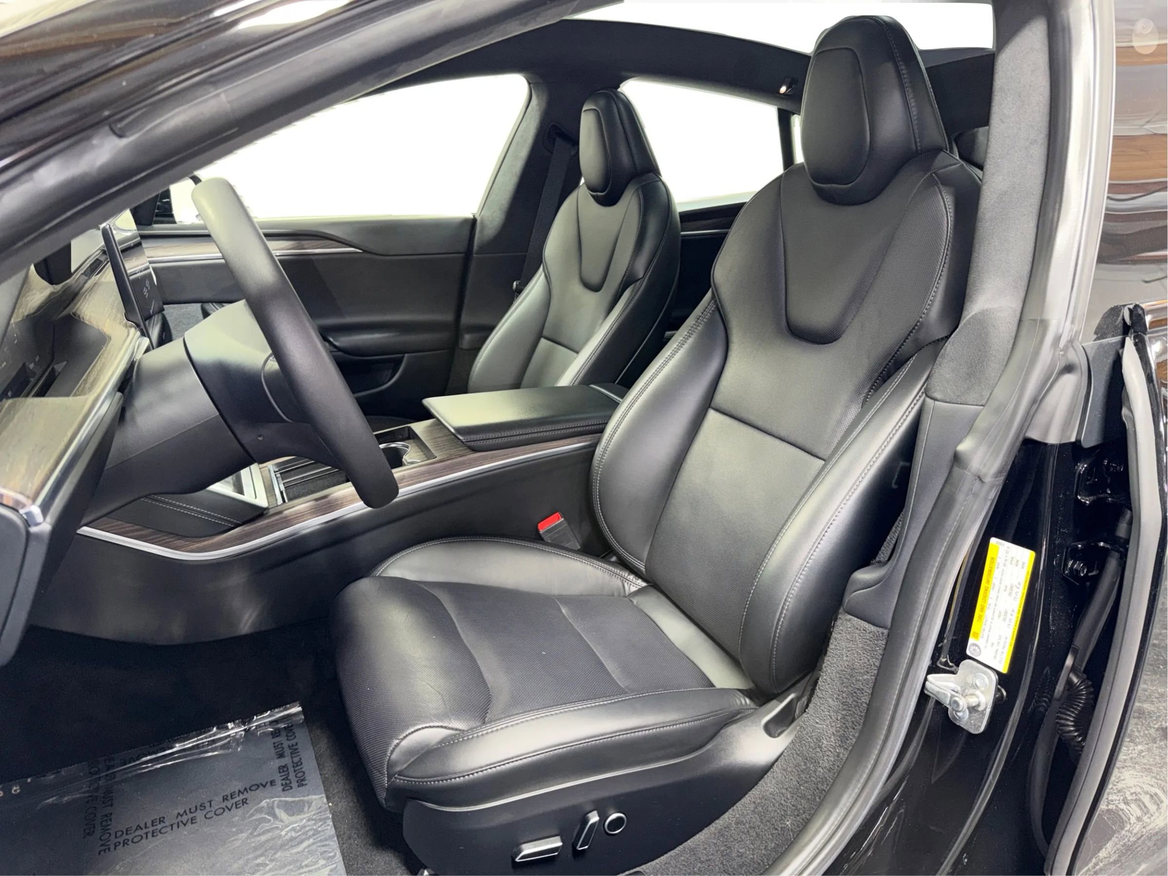 Used 2023 Tesla Model S Standard Range image 9