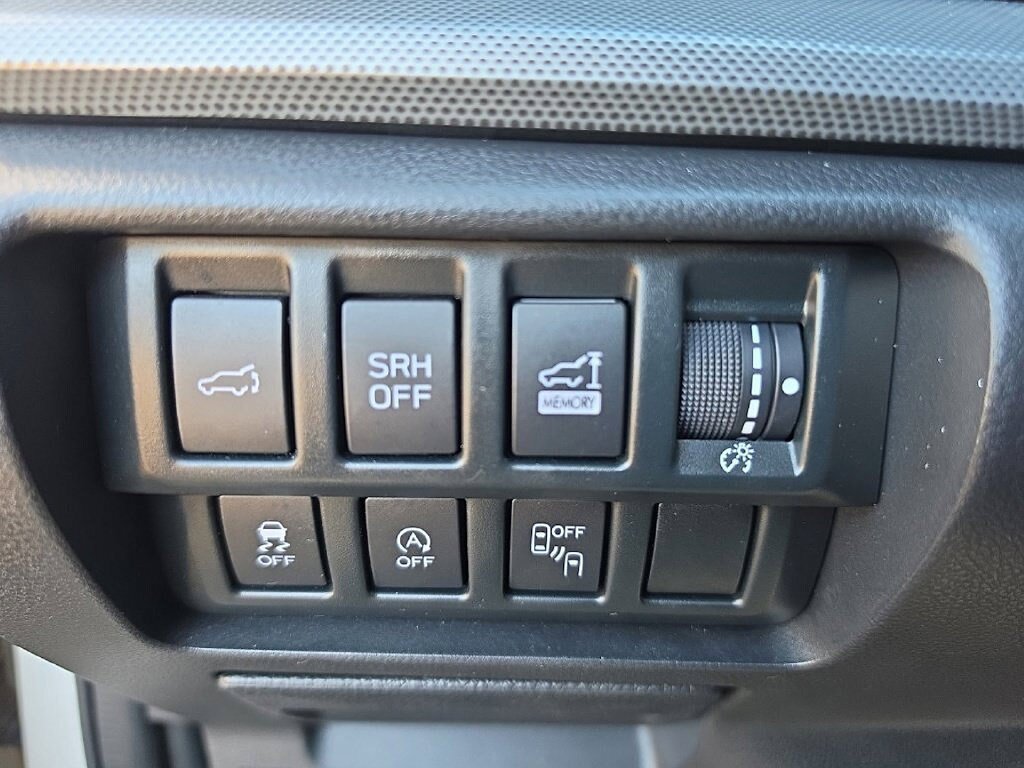 Used 2020 Subaru Forester Limited AWD/4WD image 12