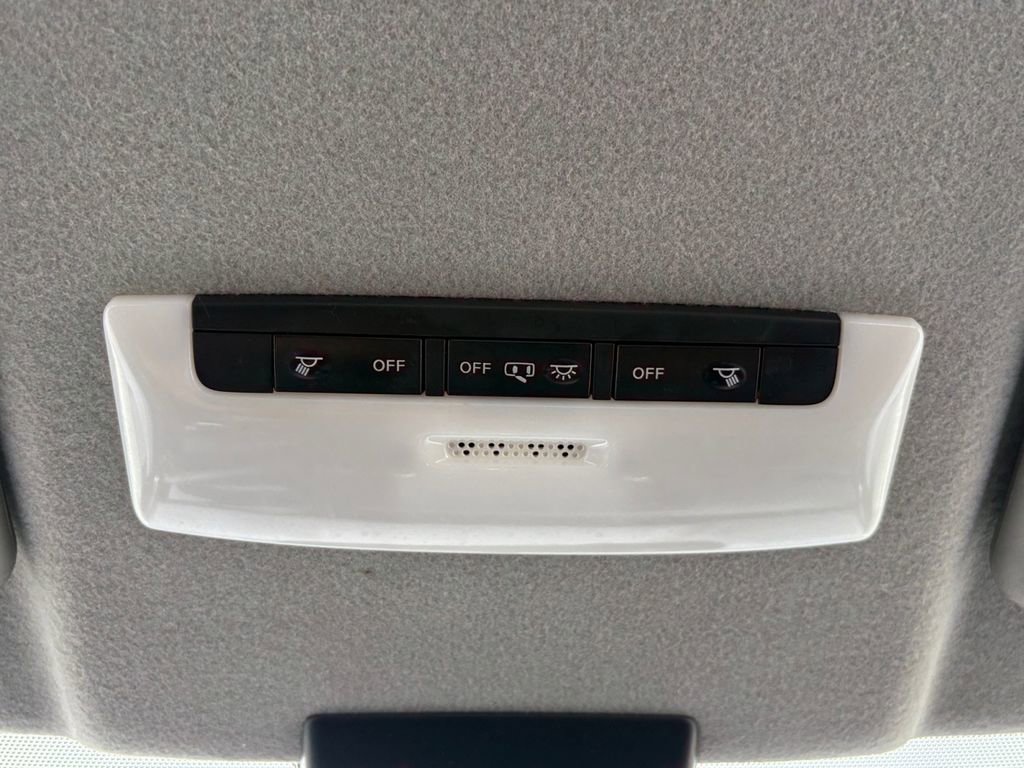 Used 2022 Nissan Kicks SV FWD image 27