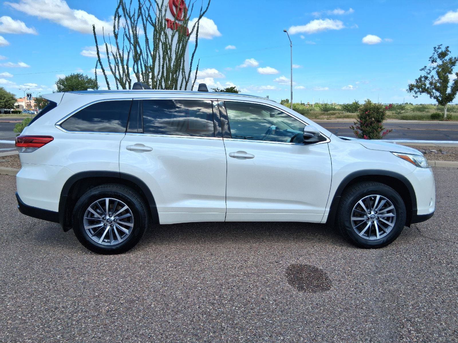 Certified 2017 Toyota Highlander XLE FWD image 7