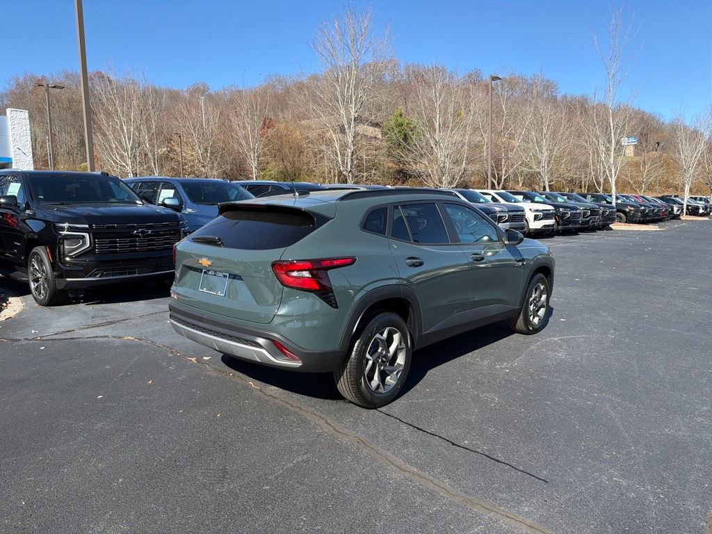 New 2025 Chevrolet Trax LT w/ Driver Confidence Package image 3