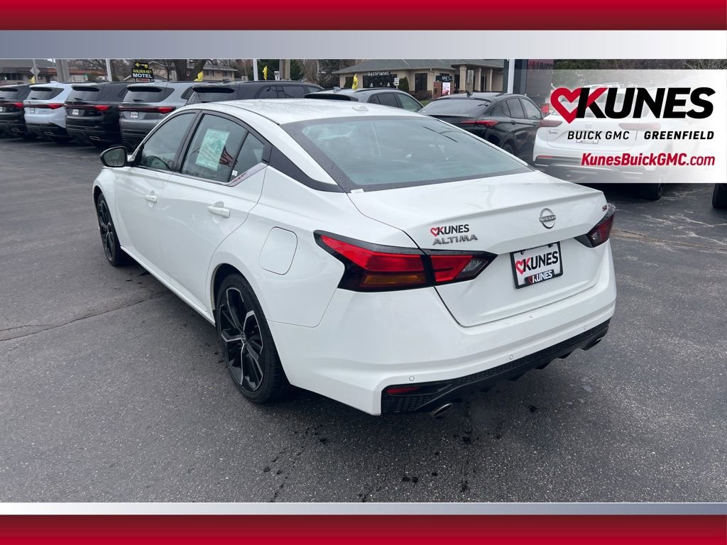 Used 2024 Nissan Altima 2.5 SR FWD image 9