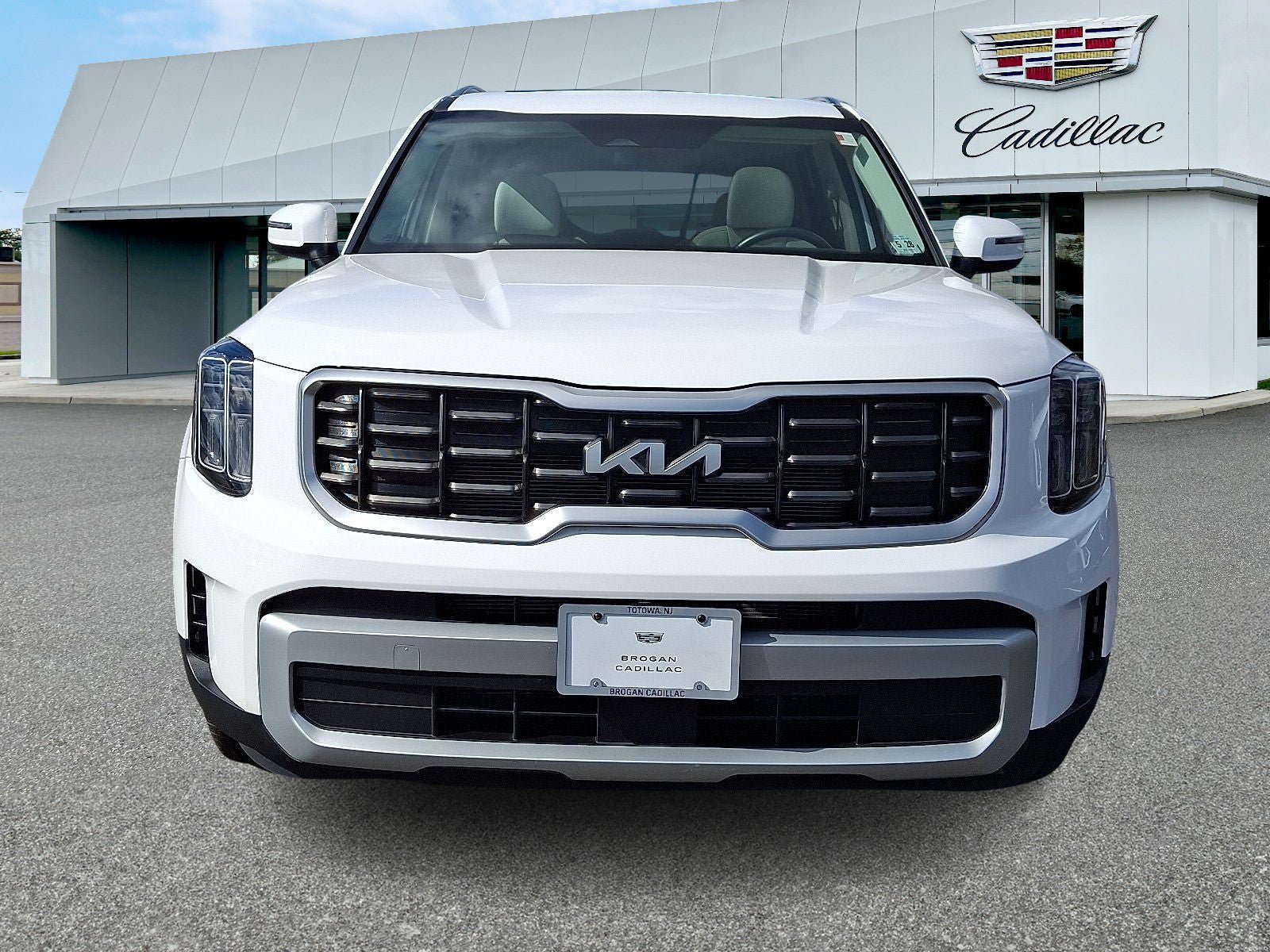 Used 2023 Kia Telluride S w/ S Sunroof Package AWD/4WD image 2