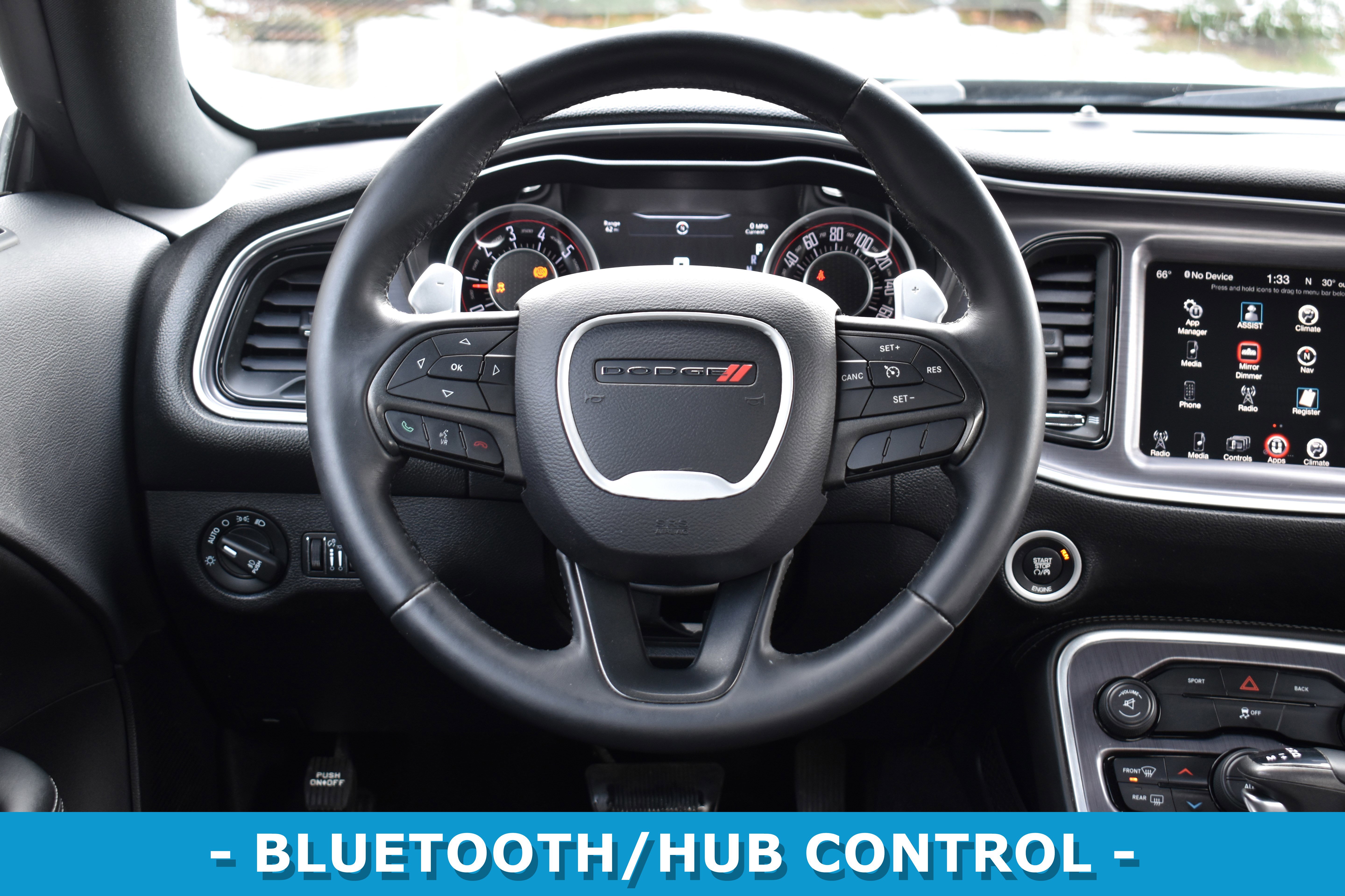 Used 2015 Dodge Challenger SXT image 11