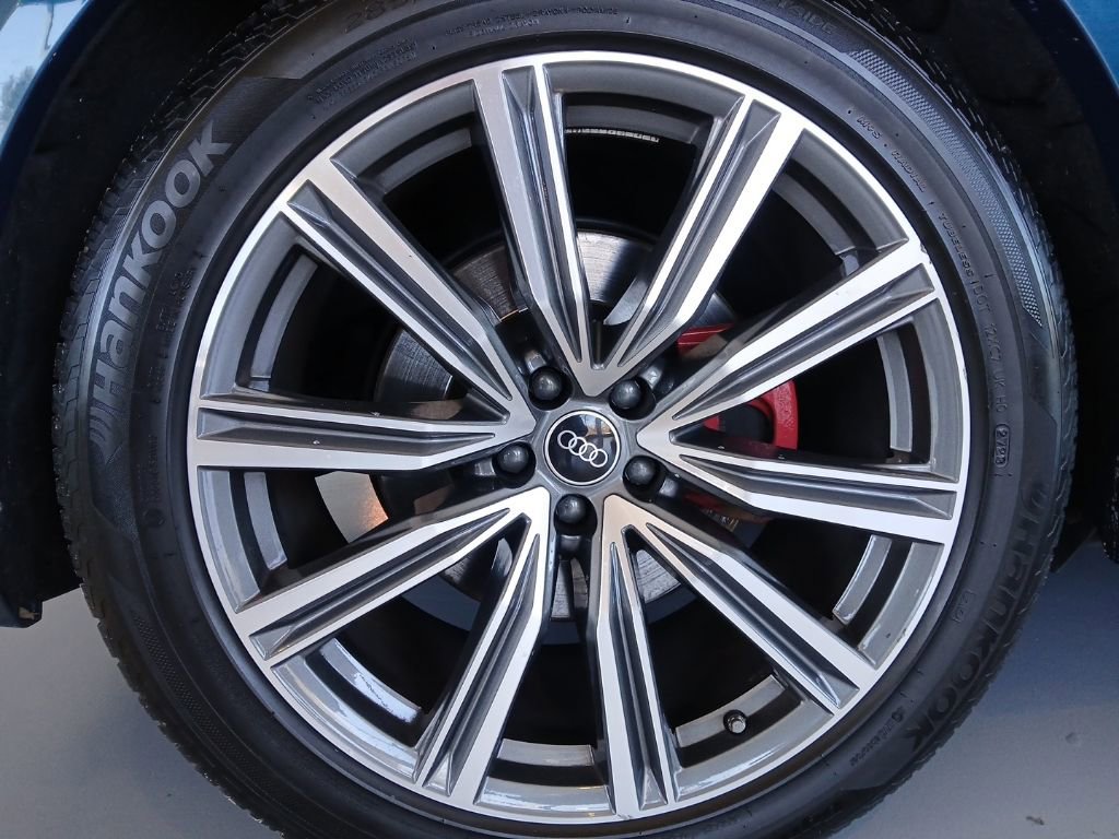 Used 2022 Audi SQ8 Prestige image 13