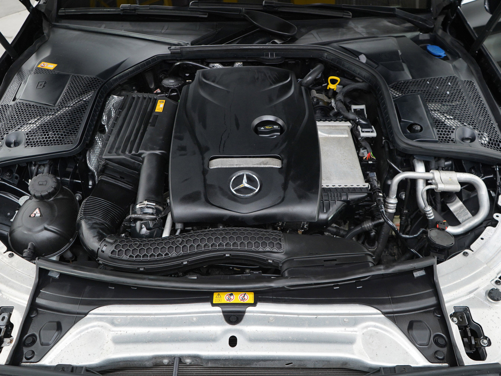 Used 2016 Mercedes-Benz C 300 4MATIC Sedan image 30