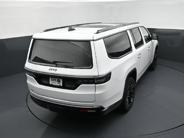 New 2026 Jeep Grand Wagoneer L Limited AWD/4WD image 17