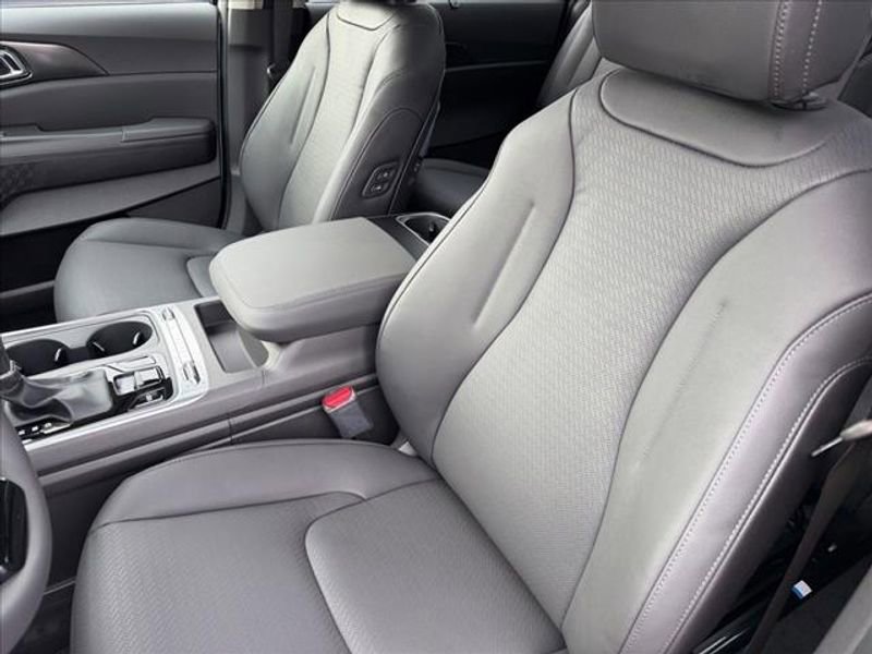 New 2026 Kia Carnival SX Prestige image 11