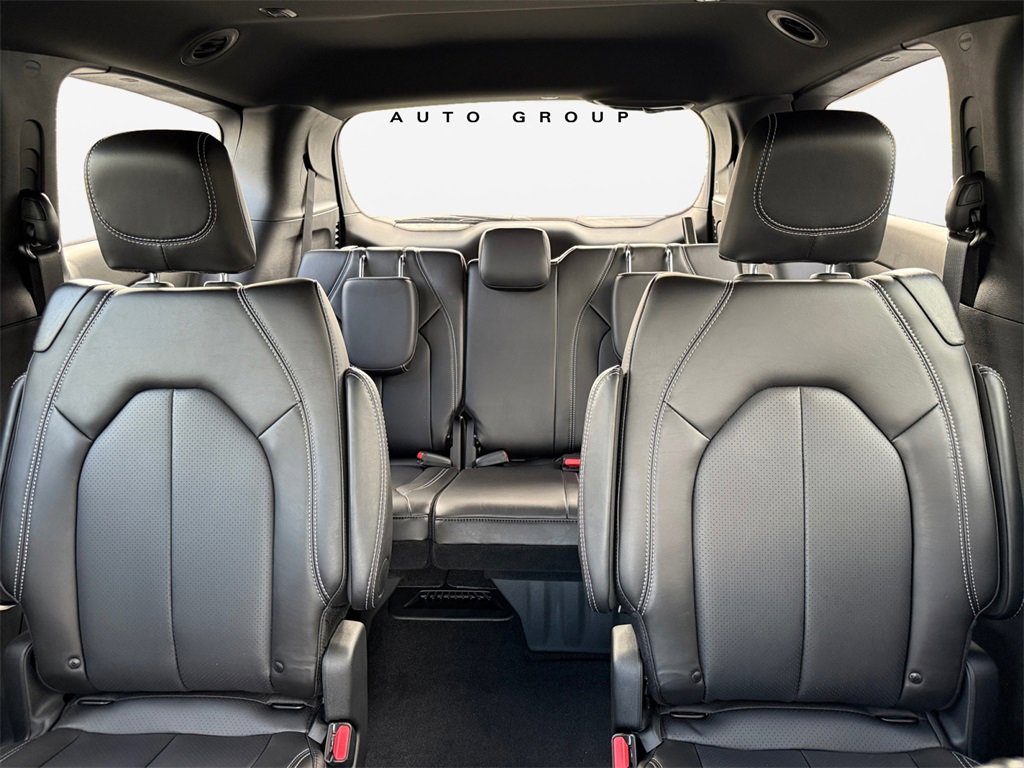New 2026 Chrysler Pacifica Select image 21