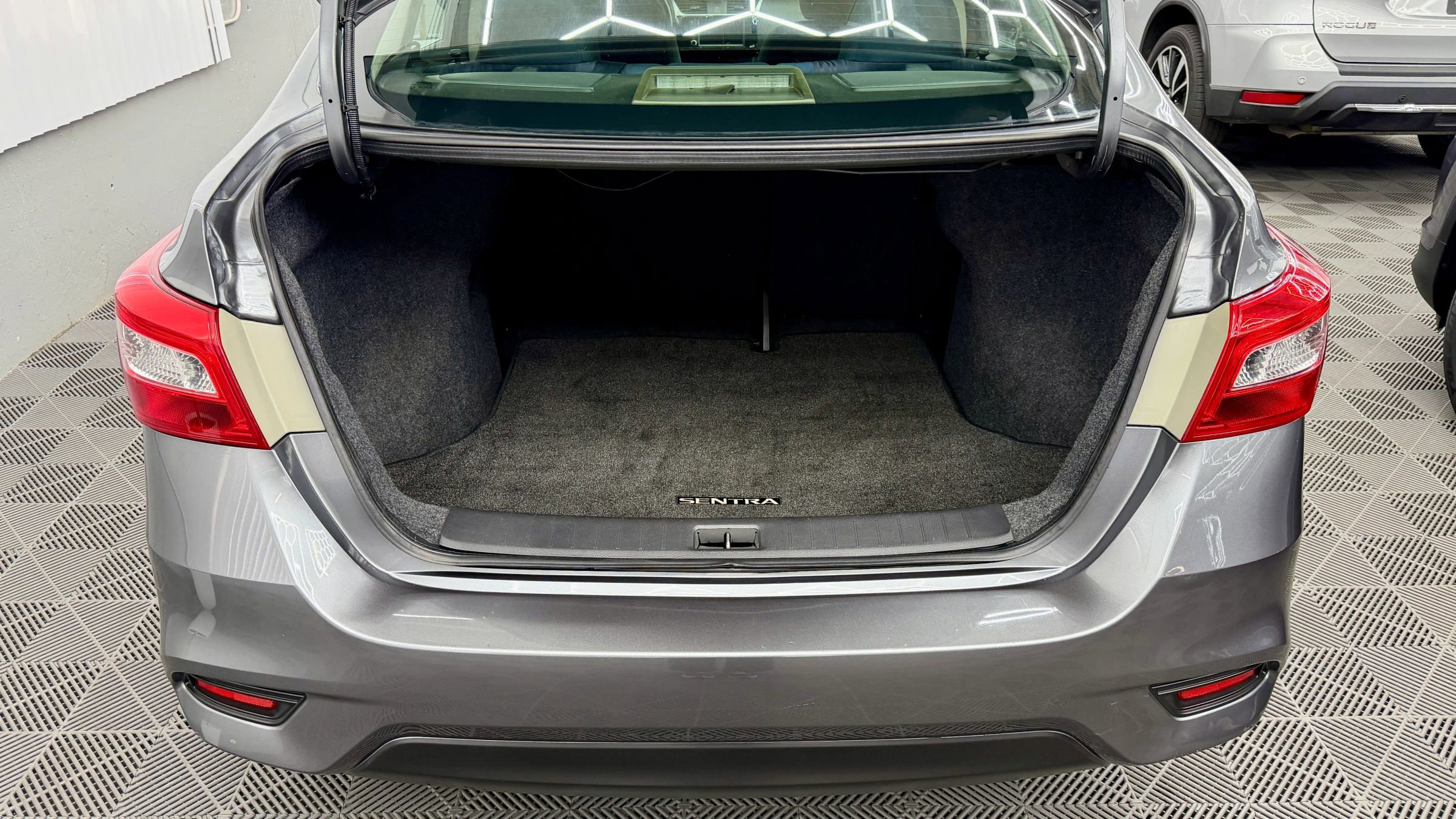 Used 2019 Nissan Sentra SV image 13