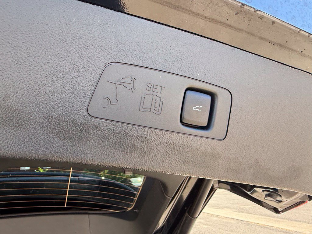 Used 2025 Lincoln Corsair AWD image 33