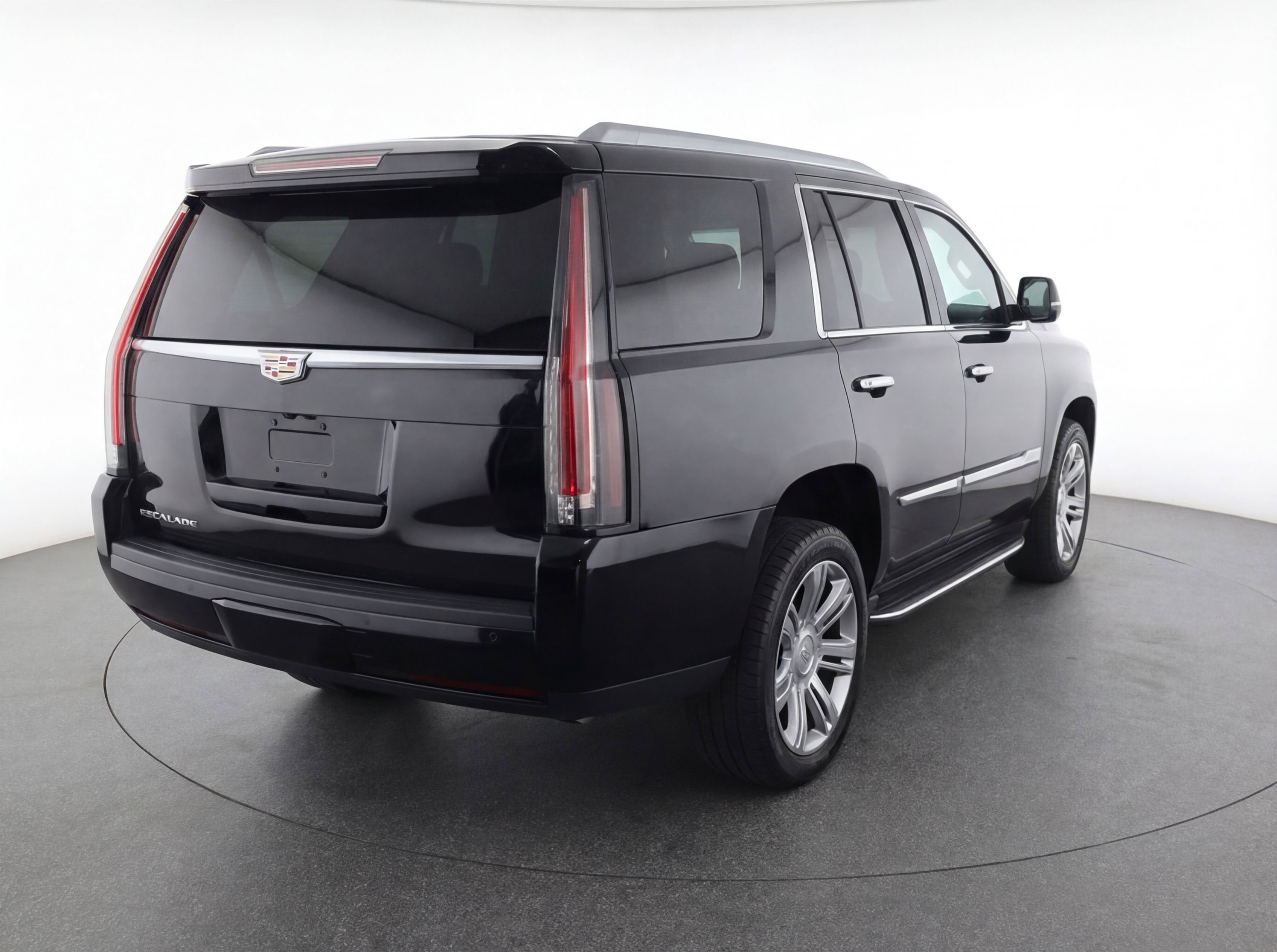 Used 2018 Cadillac Escalade 2WD image 4