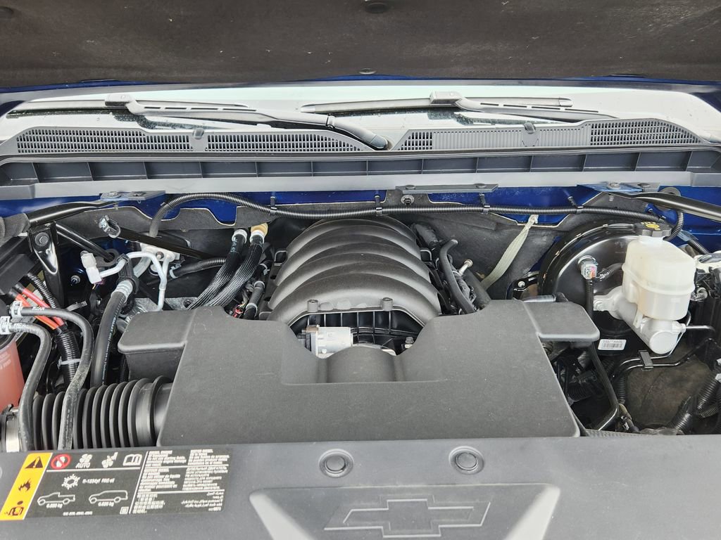 Used 2018 Chevrolet Silverado 1500 LT w/ LPO, Street Package AWD/4WD image 13