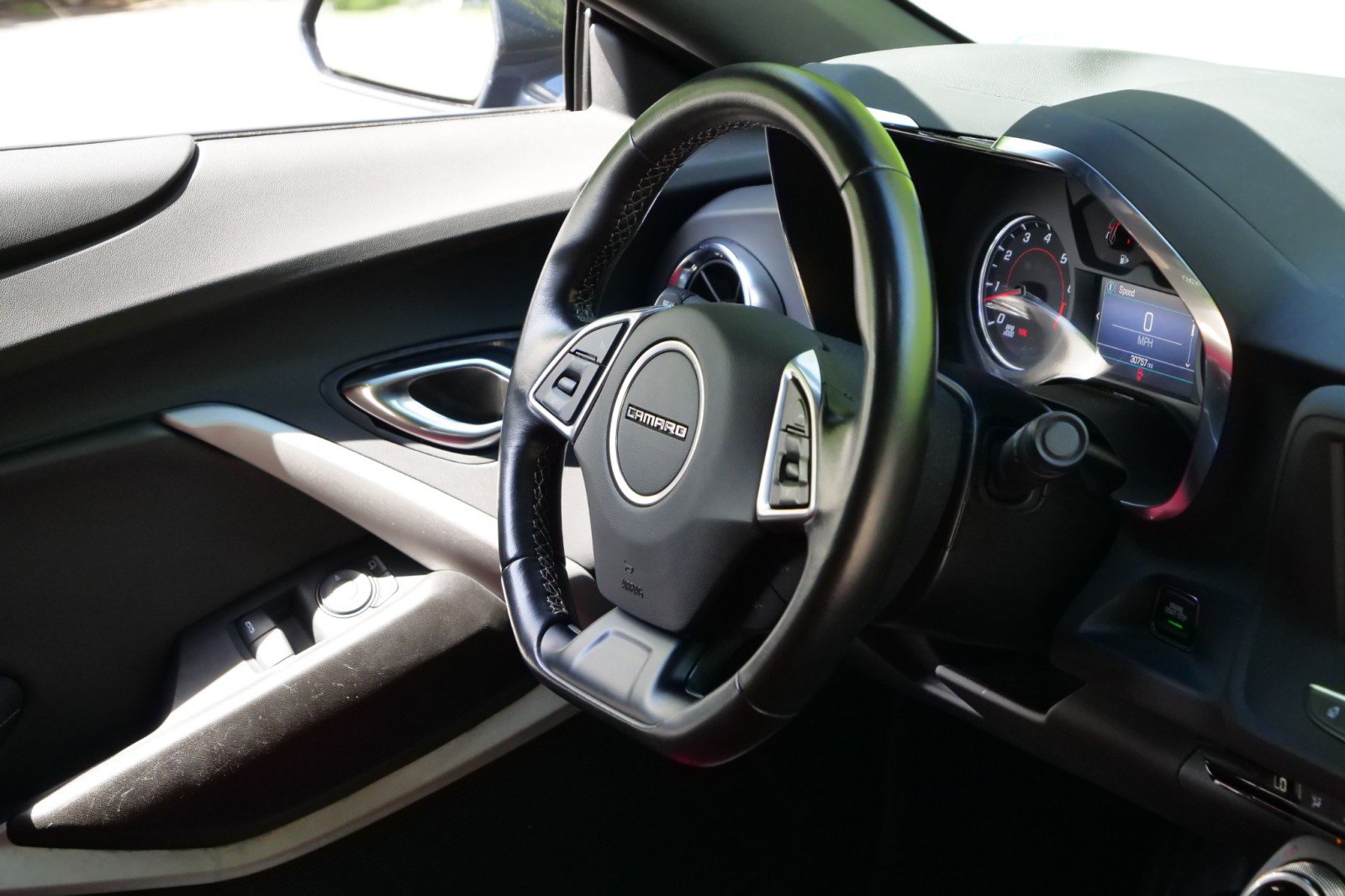 Used 2022 Chevrolet Camaro LT RWD image 34