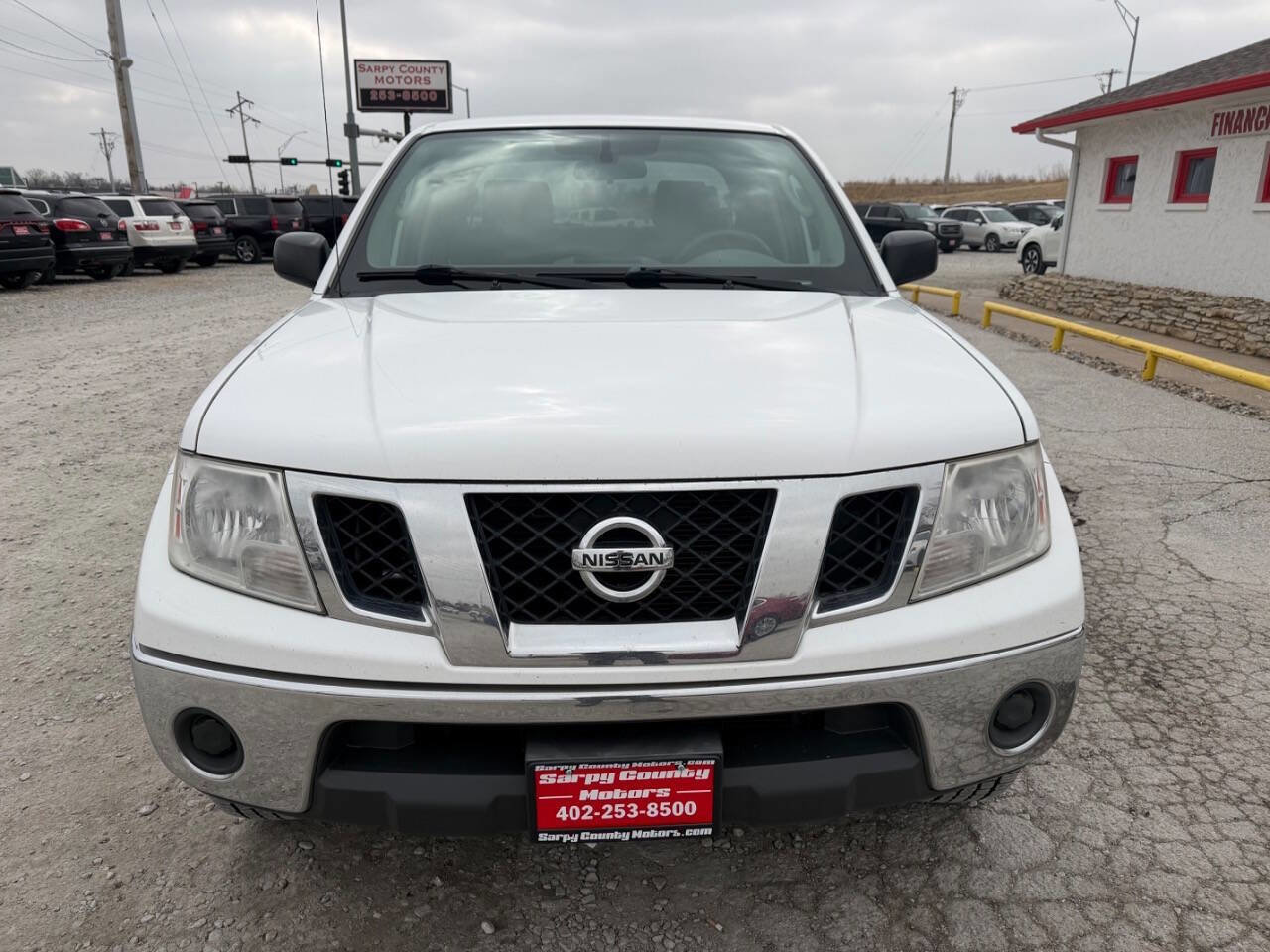 Used 2010 Nissan Frontier SE image 8
