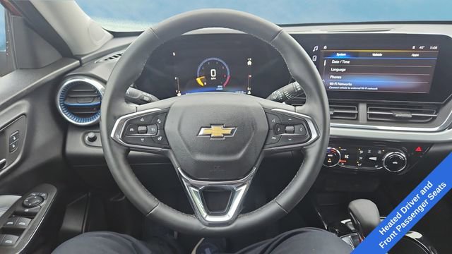 Used 2025 Chevrolet Trax LT w/ LT Convenience Package image 12