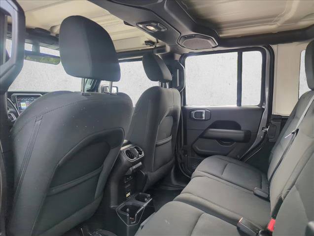 Used 2018 Jeep Wrangler Unlimited Sahara image 12