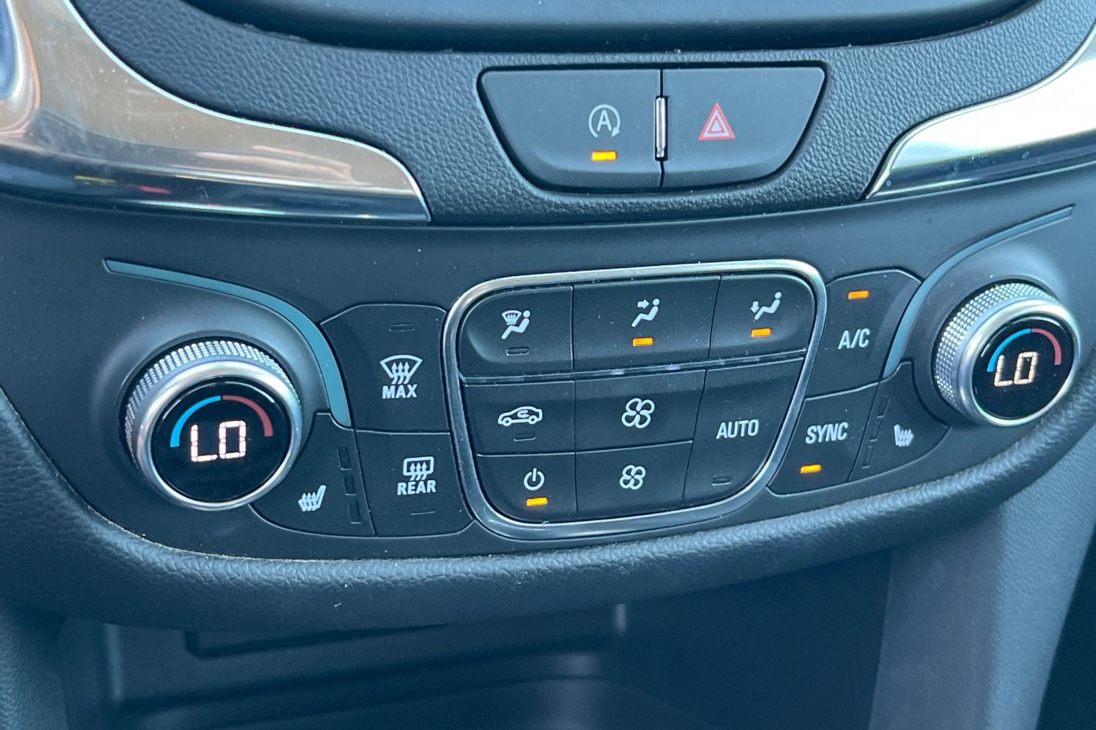 Used 2024 Chevrolet Equinox LT image 17