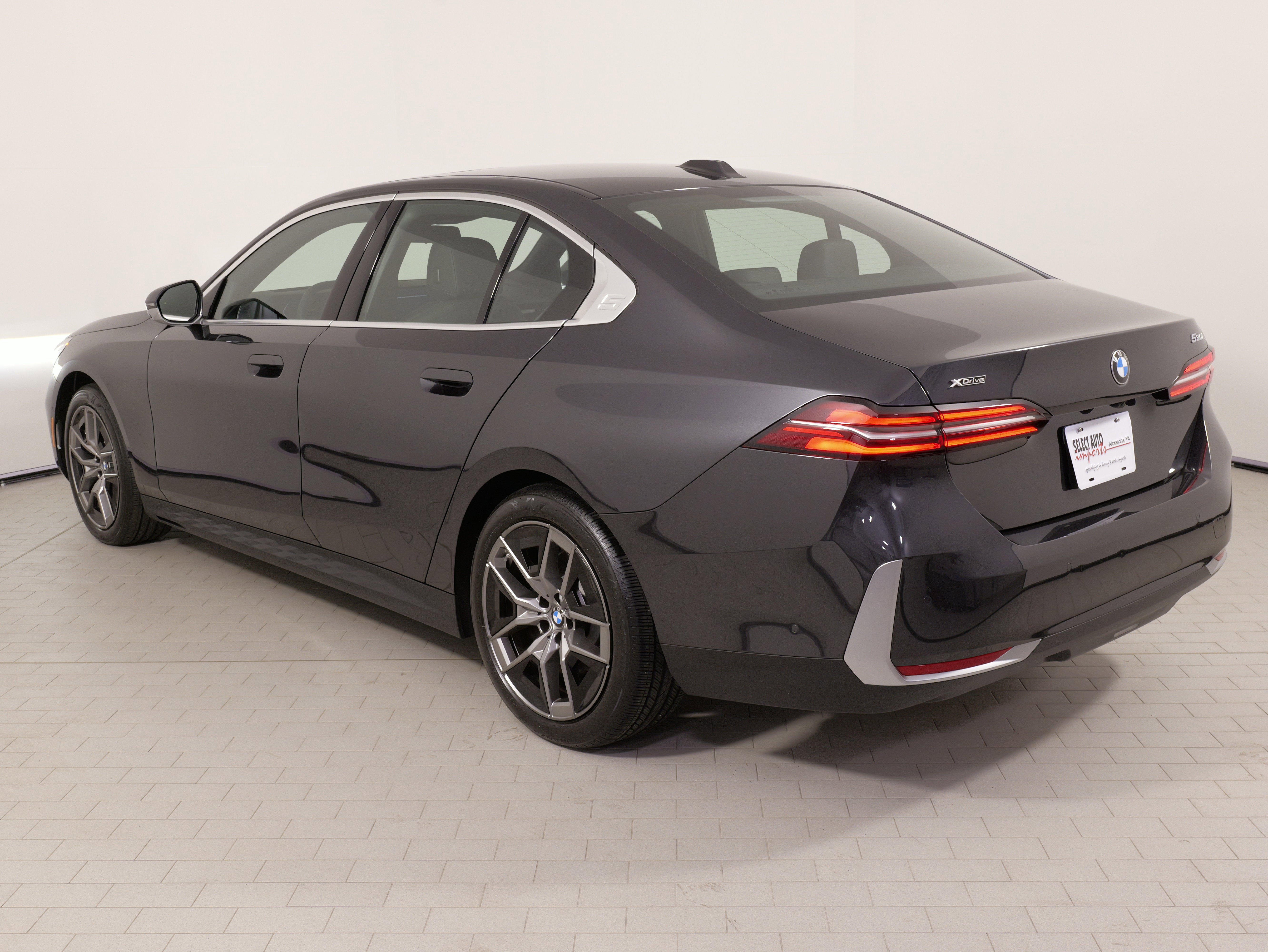 Used 2026 BMW 530i xDrive w/ Premium Package image 14