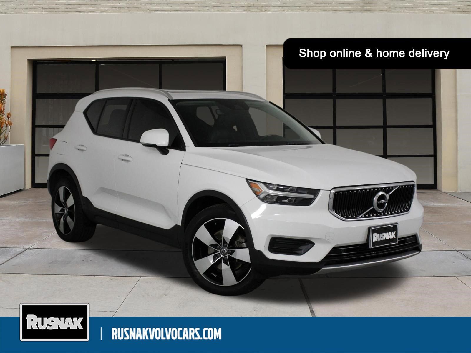 Used 2019 Volvo XC40 T5 Momentum image 1