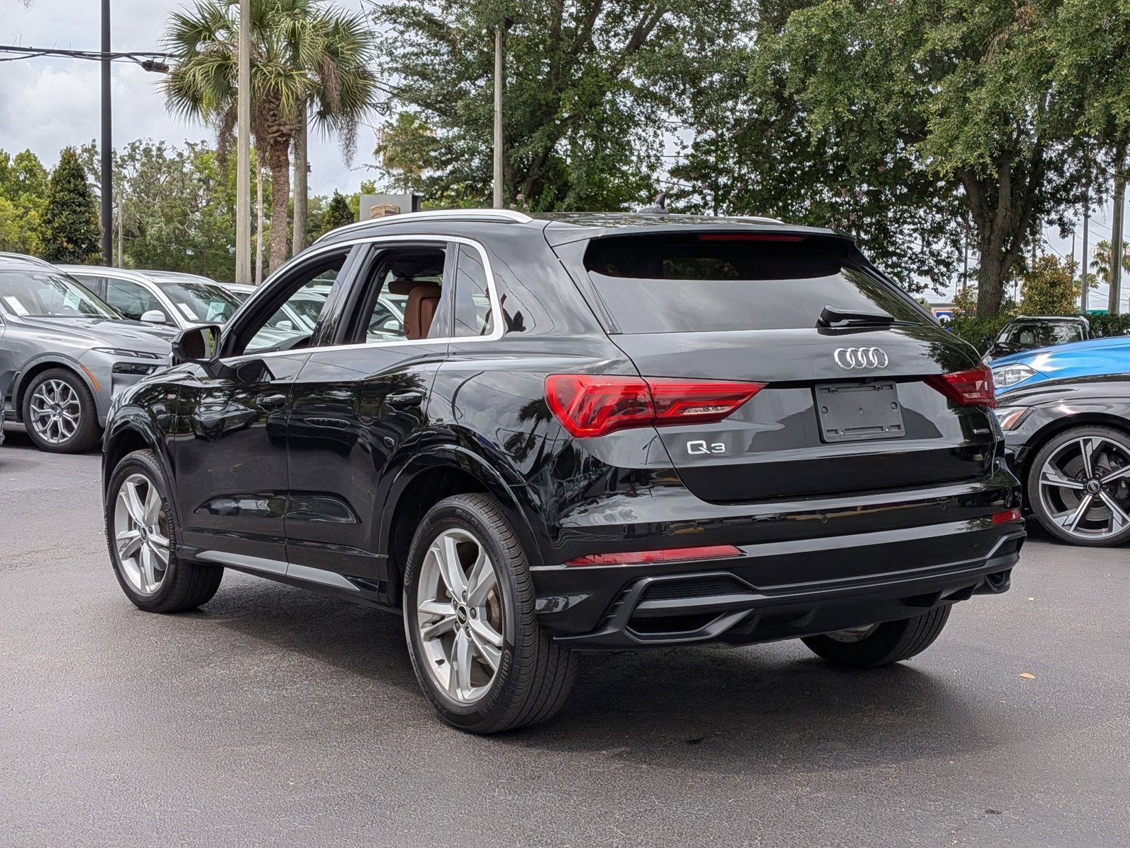 Used 2021 Audi Q3 2.0T Premium Plus w/ Premium Plus Package AWD/4WD image 3