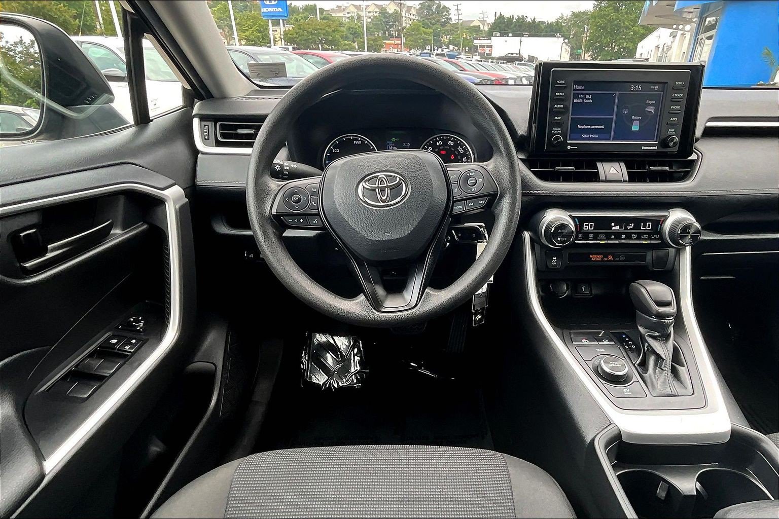 Used 2021 Toyota RAV4 LE AWD/4WD image 5