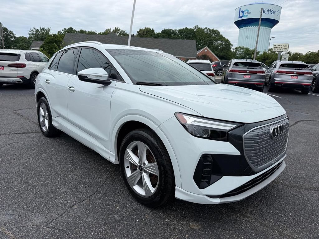 Used 2022 Audi Q4 e-tron Premium Plus w/ Premium Plus AWD/4WD image 4