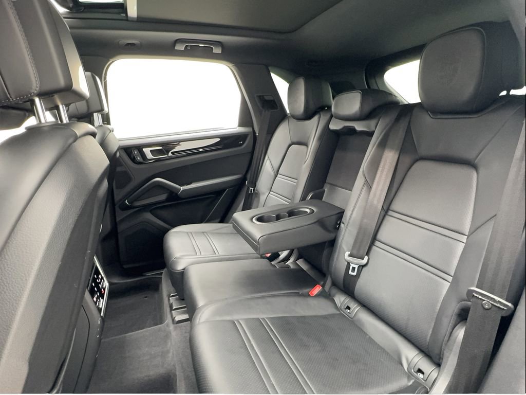 Used 2023 Porsche Cayenne image 25