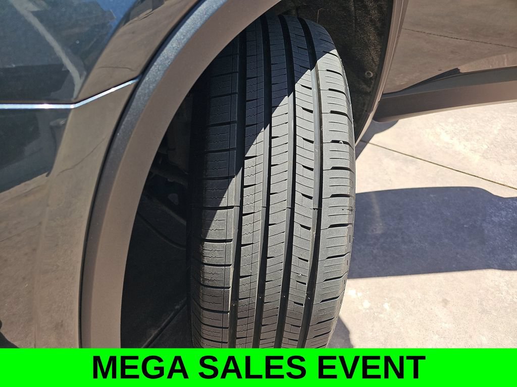 Used 2019 Chevrolet Traverse LT FWD image 34