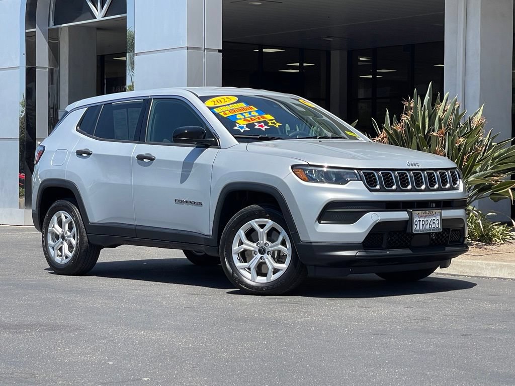 Used 2025 Jeep Compass Sport AWD/4WD image 2