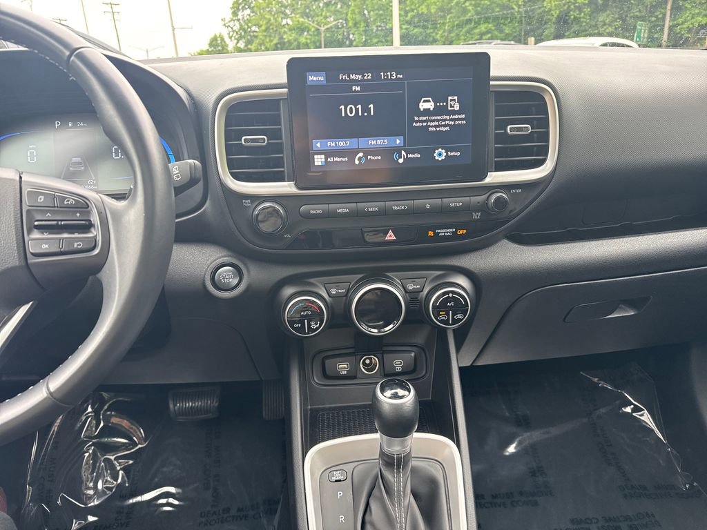 Used 2025 Hyundai Venue SEL FWD image 14