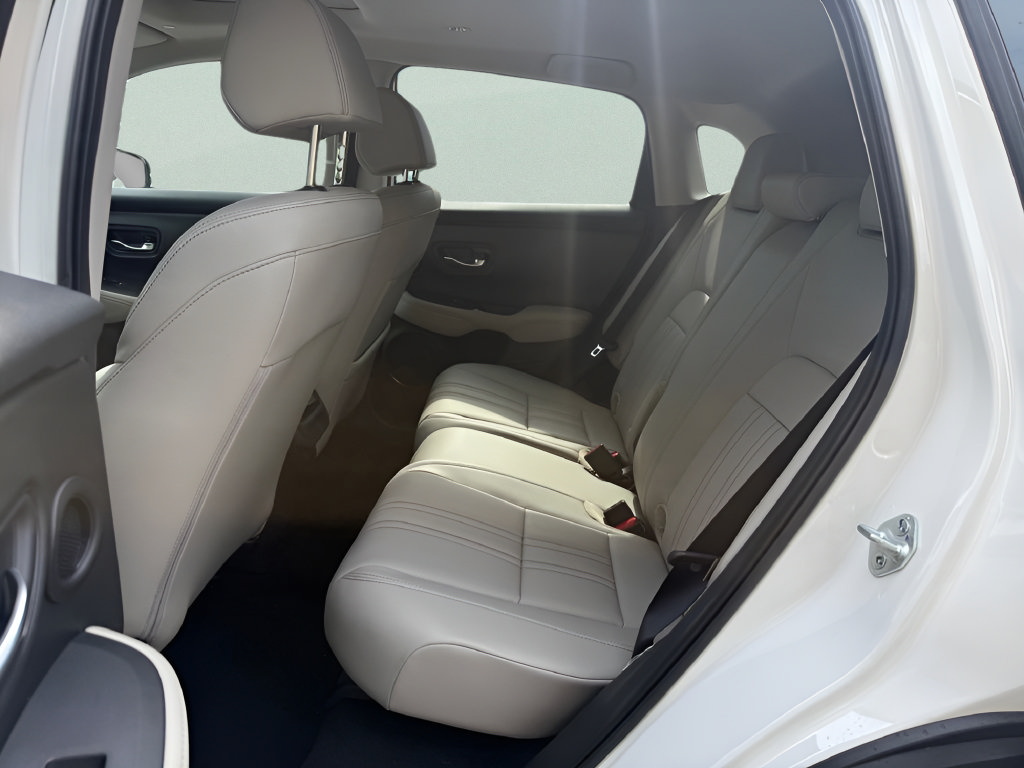 Used 2027 Honda HR-V EX-L image 11