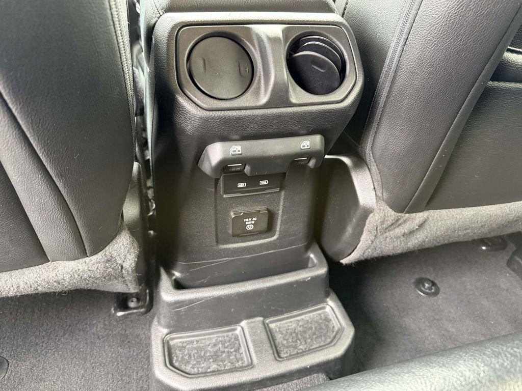 Used 2023 Jeep Wrangler Unlimited Sahara AWD/4WD image 14