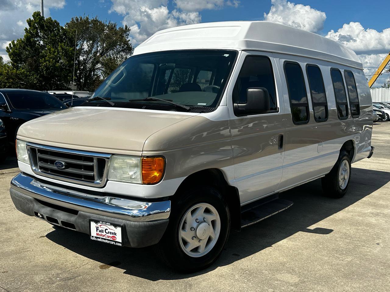 Used 2004 Ford E-250 and Econoline 250 Extended RWD image 9